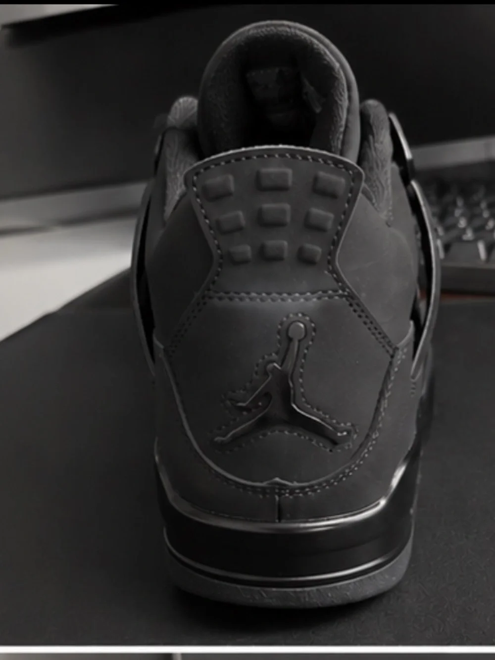 Jordan Men's Black Retro Basketball Sneakers